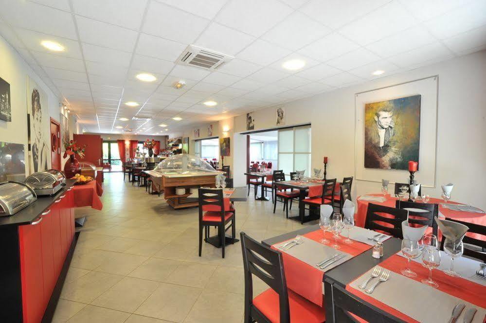 Hotel Au Relais De Trans Draguignan Ngoại thất bức ảnh