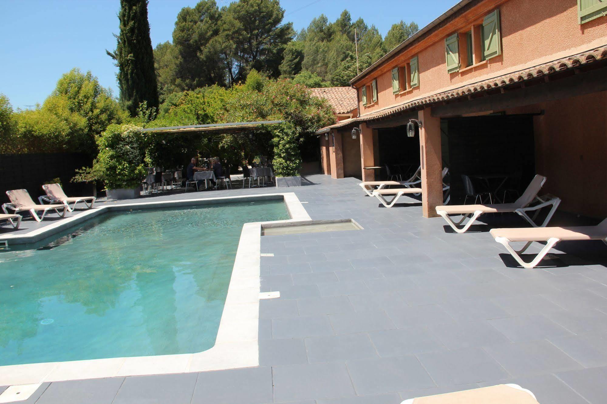 Hotel Au Relais De Trans Draguignan Ngoại thất bức ảnh