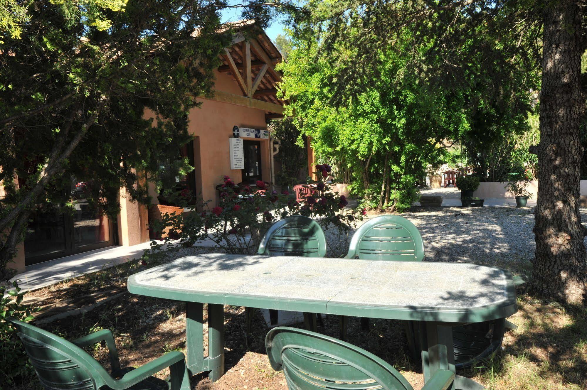 Hotel Au Relais De Trans Draguignan Ngoại thất bức ảnh
